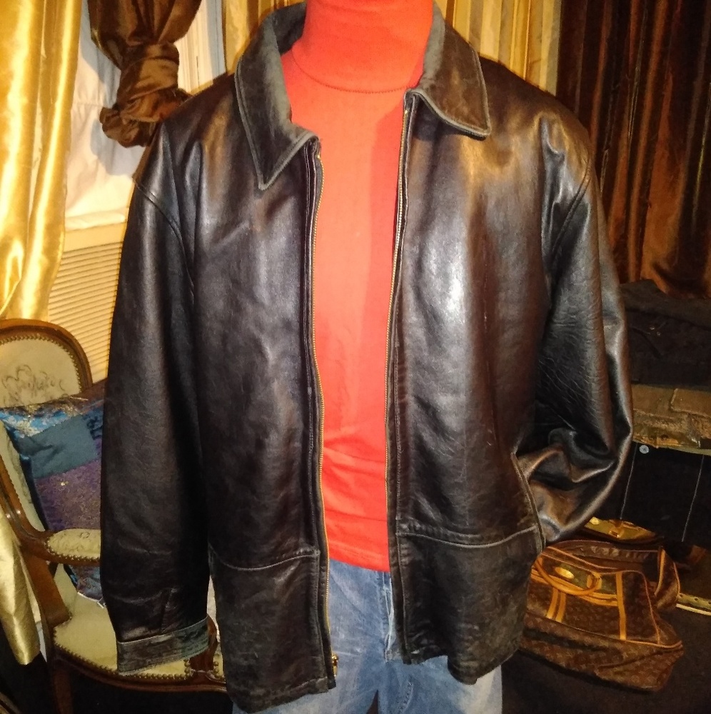 Vintage Black Leather by Laurentino
